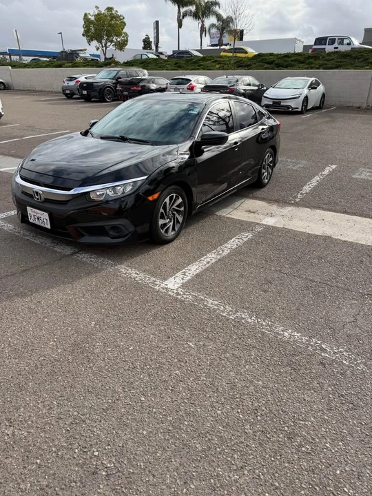 2017 Honda Civic 10th Gen - Image 2 of 7