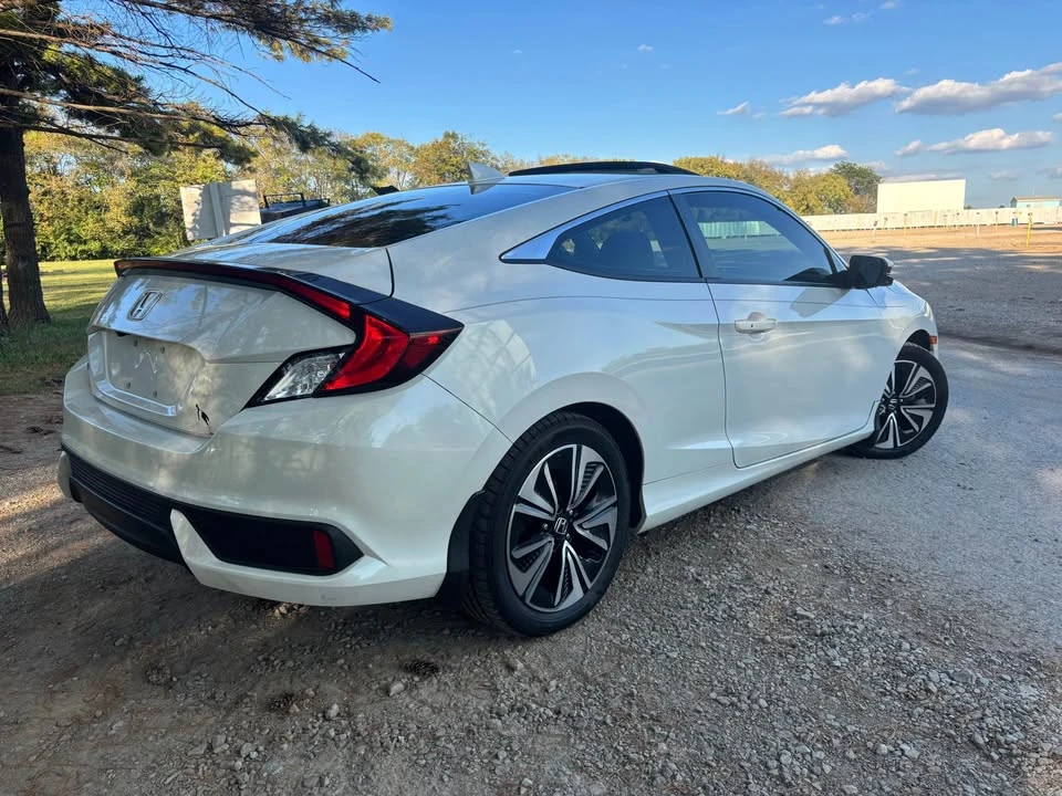 2017 Honda Civic 10th Gen - Image 7 of 15