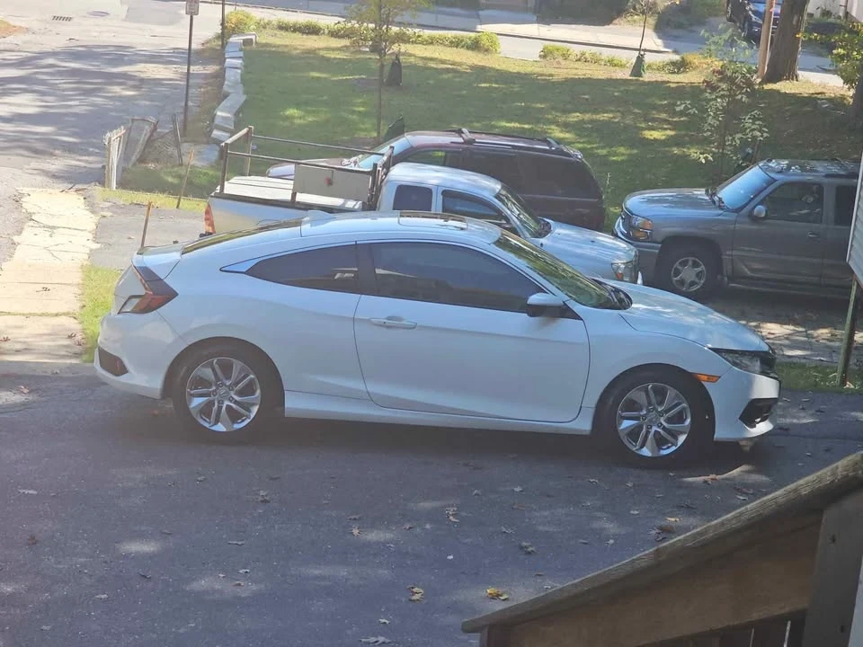 2017 Honda Civic 10th Gen - Image 4 of 5