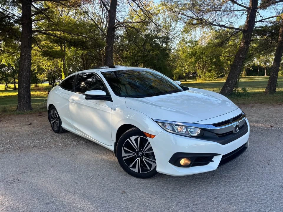 2017 Honda Civic 10th Gen - Image 11 of 15