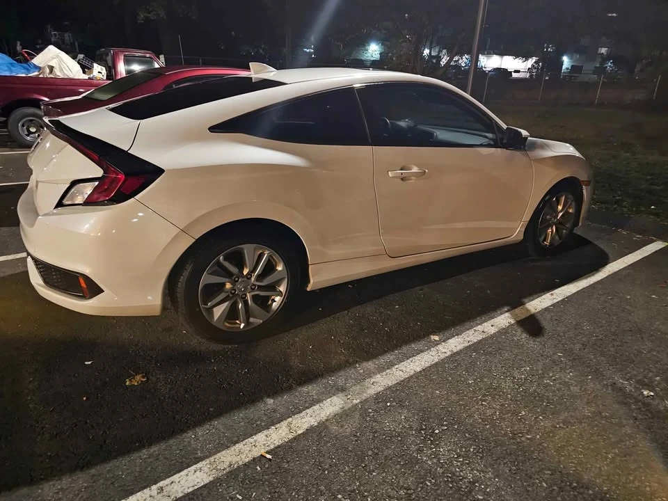 2017 Honda Civic 10th Gen - Image 3 of 5