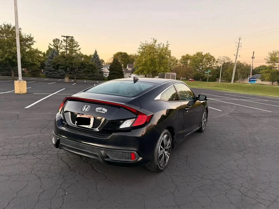 2017 Honda Civic 10th Gen - Image 4 of 11