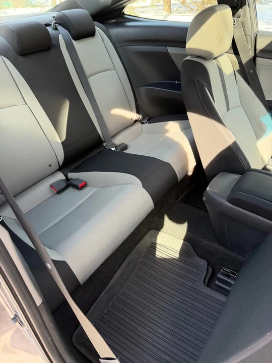 2017 Honda Civic 10th Gen - Image 13 of 17
