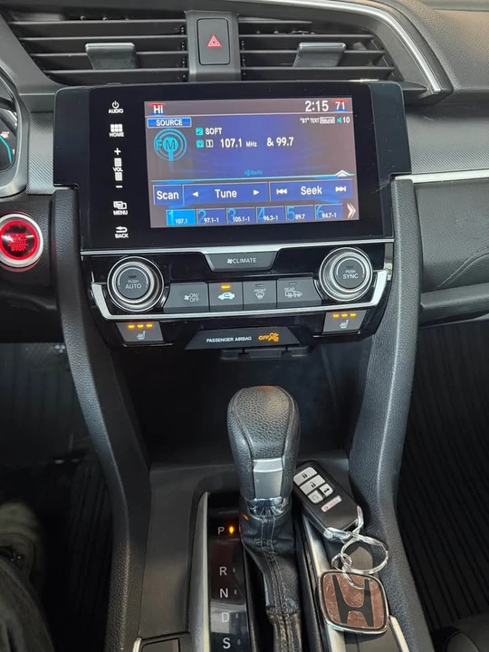 2017 Honda Civic 10th Gen - Image 11 of 17