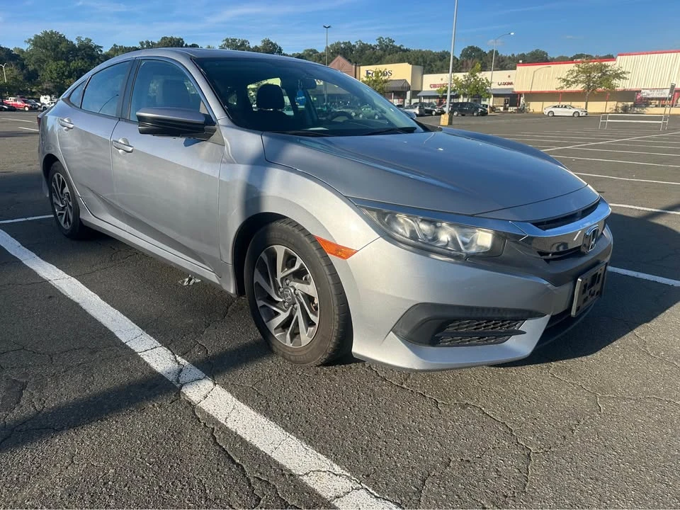 2017 Honda Civic 10th Gen - Image 2 of 8
