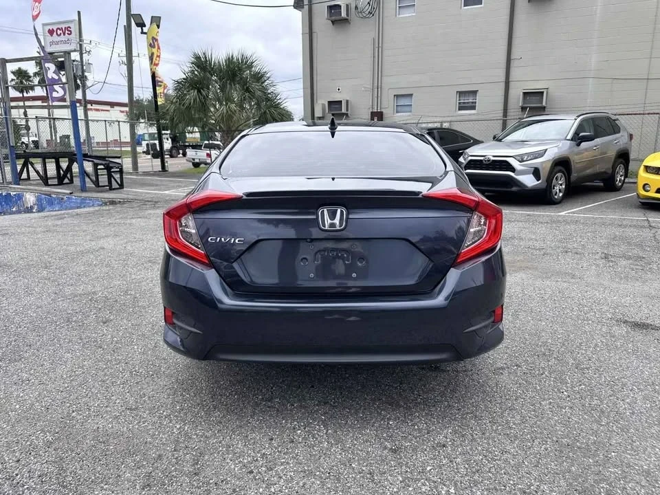2017 Honda Civic 10th Gen - Image 5 of 13
