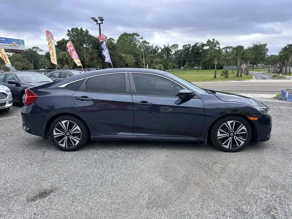 2017 Honda Civic 10th Gen - Image 3 of 13