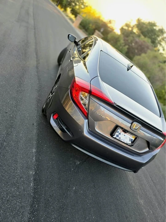 2017 Honda Civic 10th Gen - Image 11 of 19