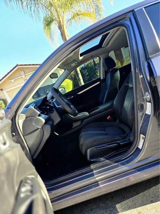 2017 Honda Civic 10th Gen - Image 17 of 19