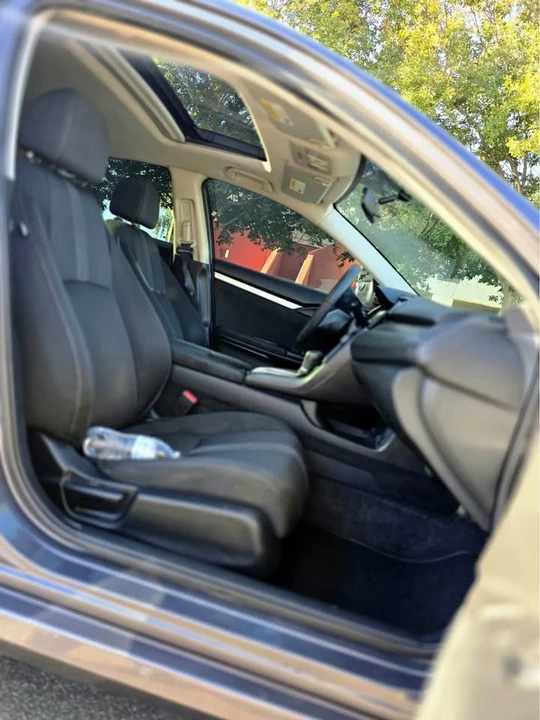 2017 Honda Civic 10th Gen - Image 14 of 19