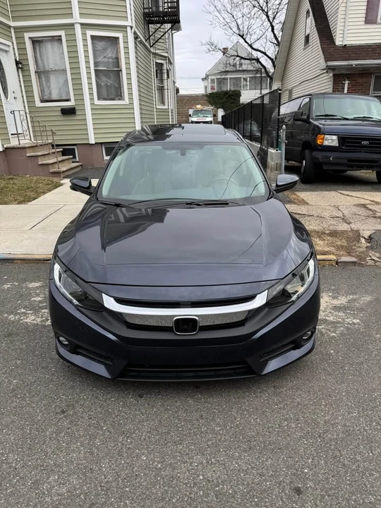 2017 Honda Civic 10th Gen - Image 5 of 8