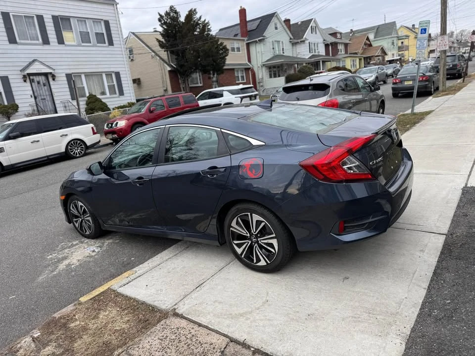 2017 Honda Civic 10th Gen - Image 2 of 8