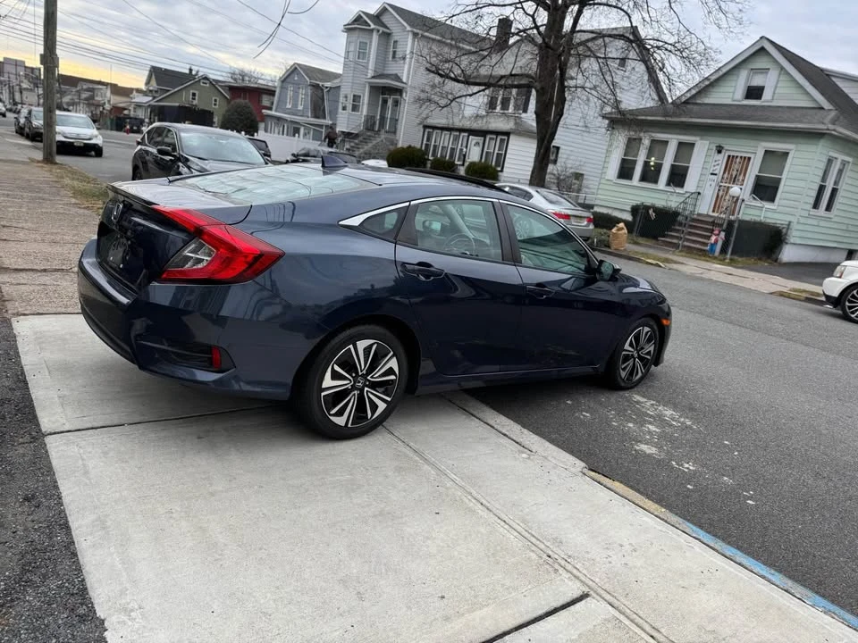 2017 Honda Civic 10th Gen - Image 3 of 8