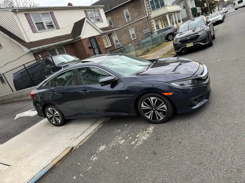 2017 Honda Civic 10th Gen - Image 4 of 8
