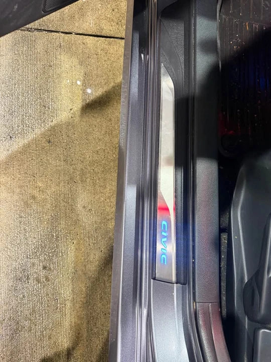 2017 Honda Civic 10th Gen - Image 10 of 12