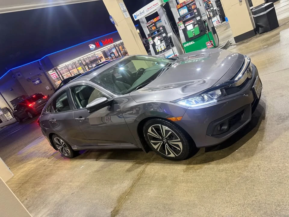 2017 Honda Civic 10th Gen - Image 4 of 12