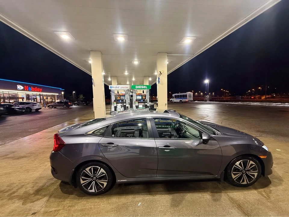 2017 Honda Civic 10th Gen - Image 8 of 12