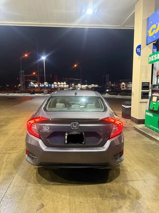 2017 Honda Civic 10th Gen - Image 6 of 12