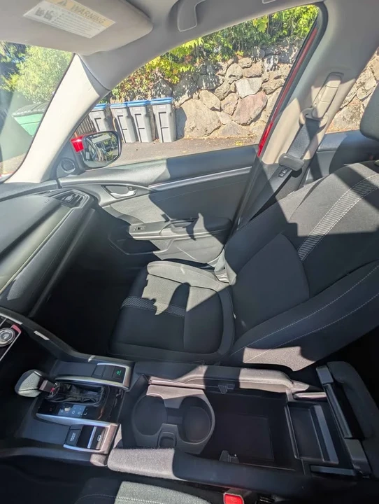 2017 Honda Civic 10th Gen - Image 16 of 18