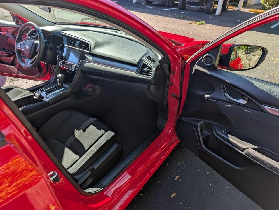 2017 Honda Civic 10th Gen - Image 8 of 18