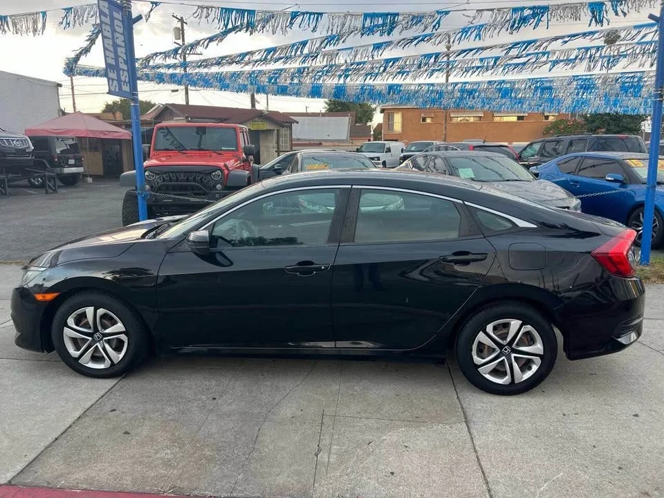 2017 Honda Civic 10th Gen - Image 5 of 13