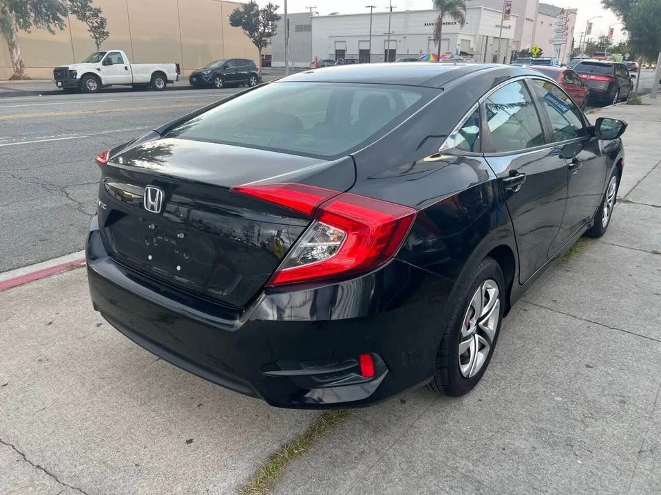 2017 Honda Civic 10th Gen - Image 4 of 13