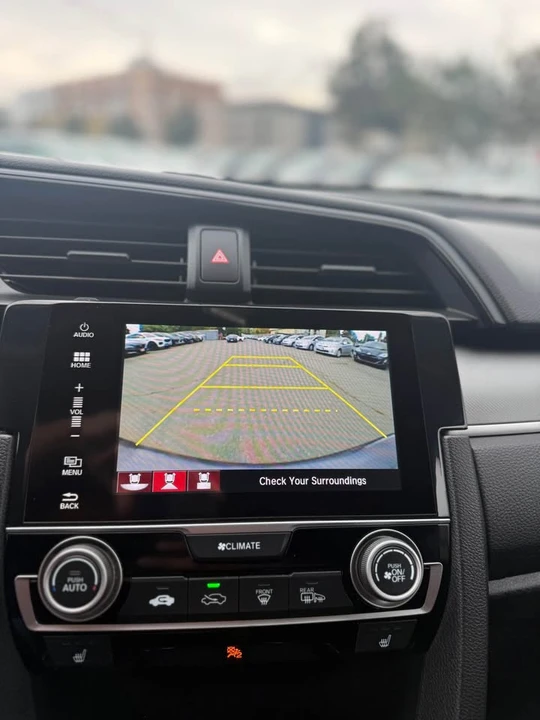 2017 Honda Civic 10th Gen - Image 14 of 17