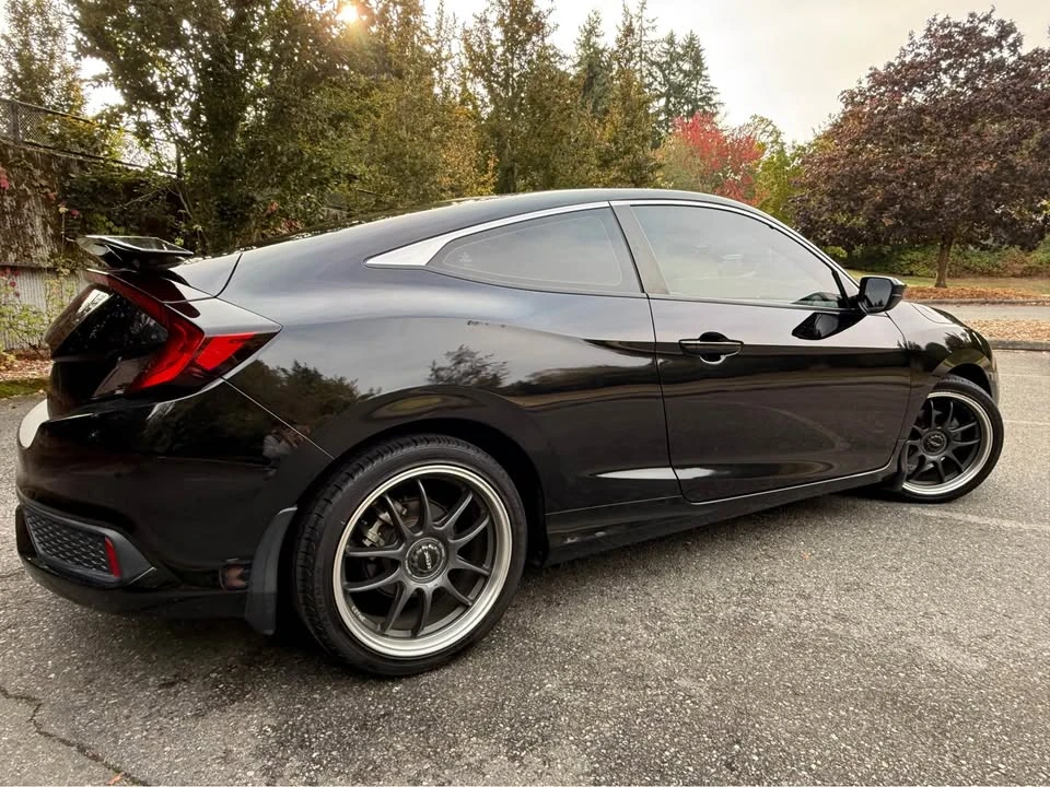 2017 Honda Civic 10th Gen - Image 5 of 14
