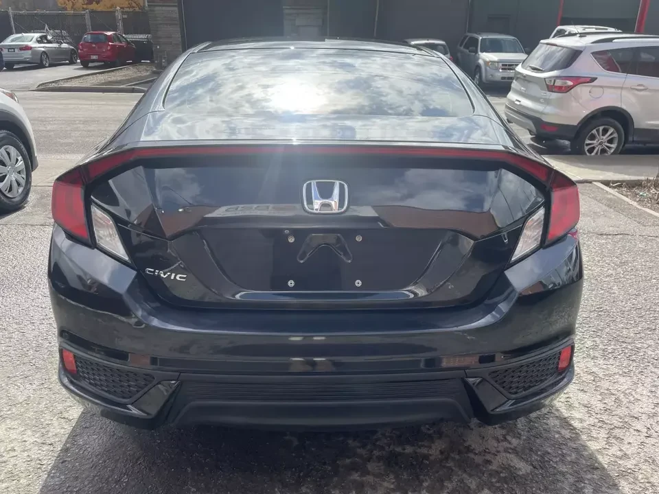2017 Honda Civic 10th Gen - Image 8 of 14