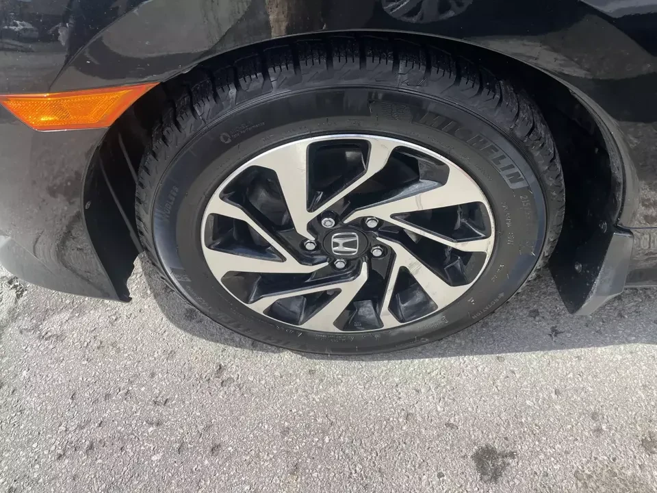 2017 Honda Civic 10th Gen - Image 10 of 14