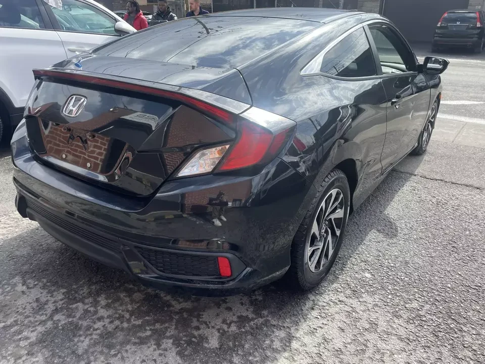 2017 Honda Civic 10th Gen - Image 6 of 14