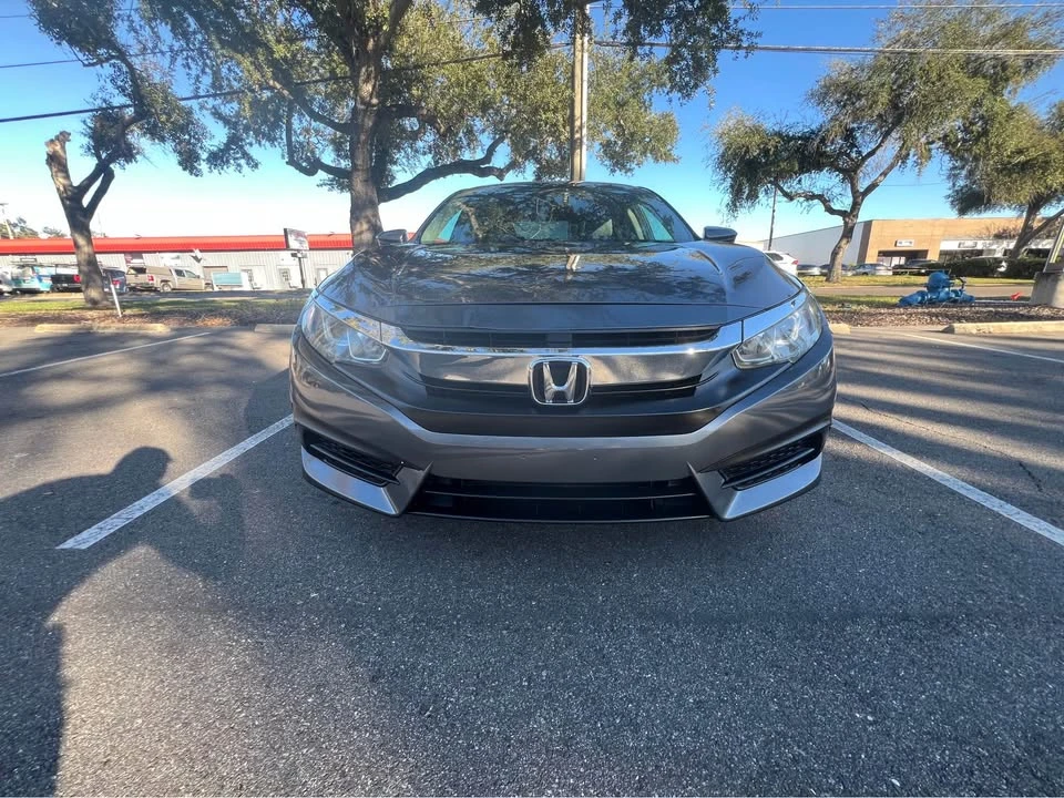 2017 Honda Civic 10th Gen - Image 8 of 15