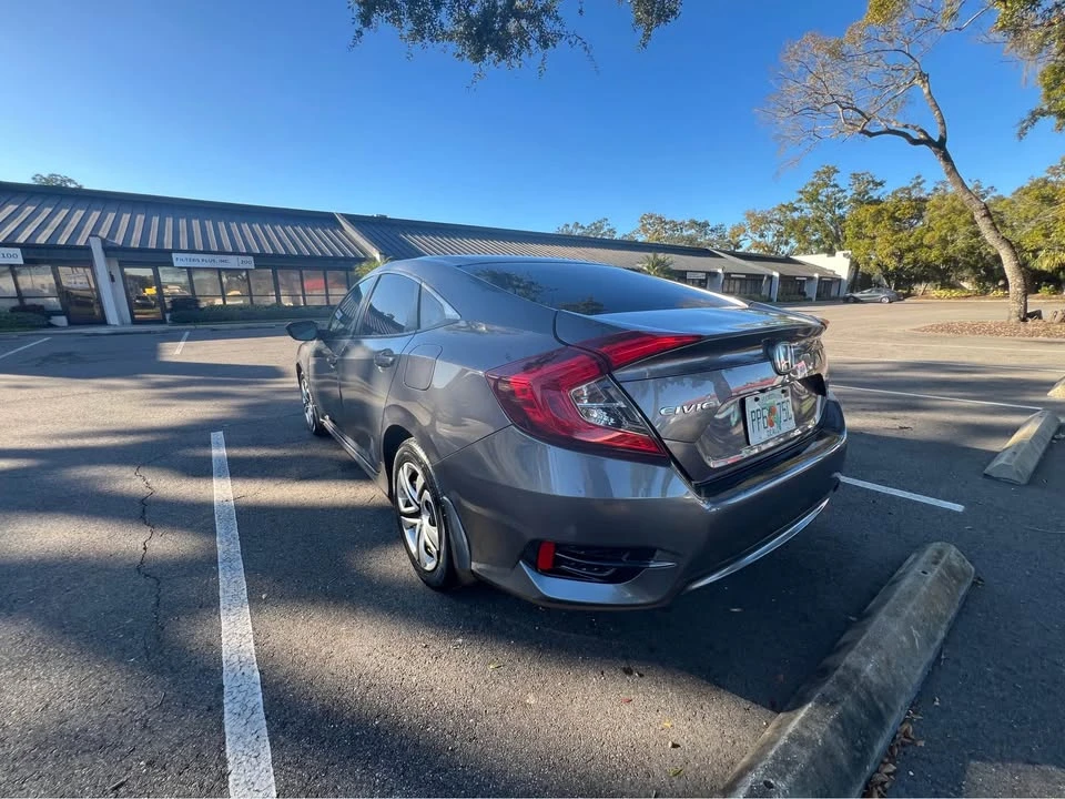 2017 Honda Civic 10th Gen - Image 4 of 15