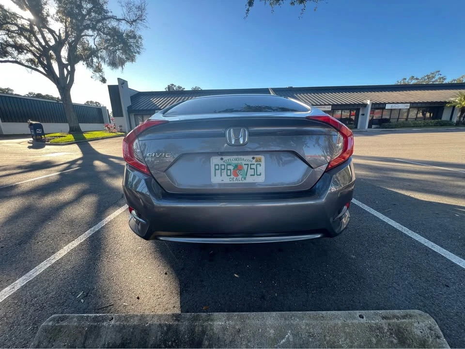 2017 Honda Civic 10th Gen - Image 6 of 15