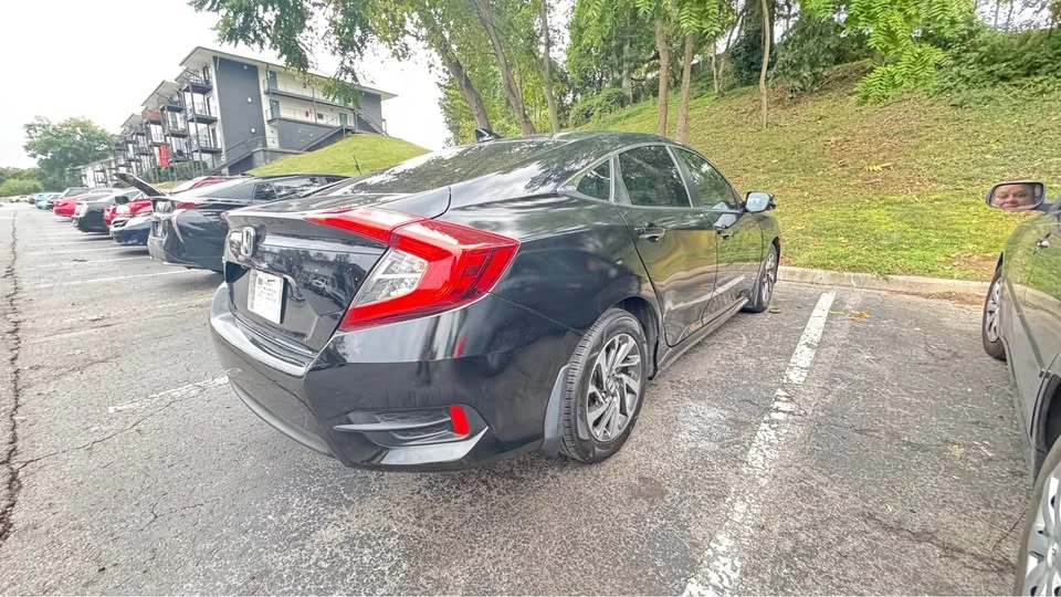 2017 Honda Civic 10th Gen - Image 3 of 10