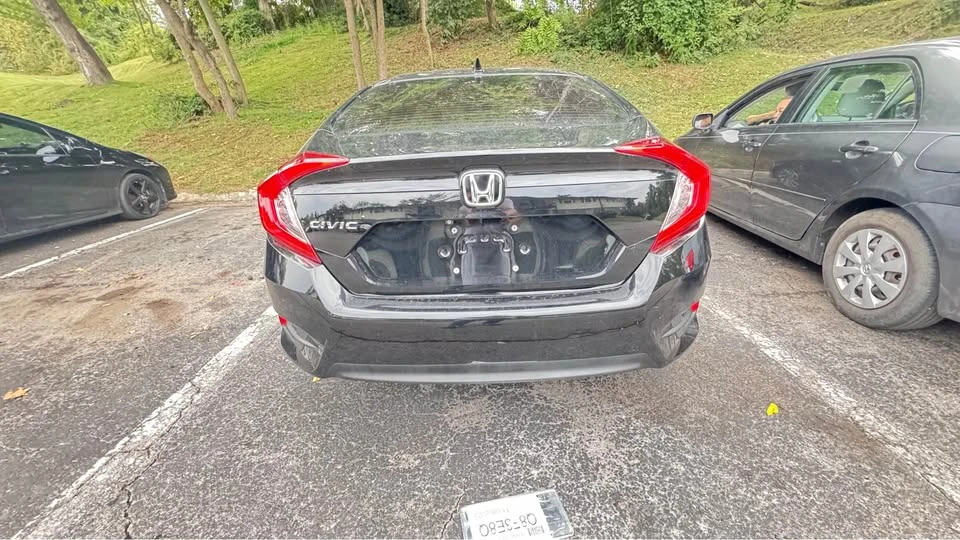 2017 Honda Civic 10th Gen - Image 4 of 10