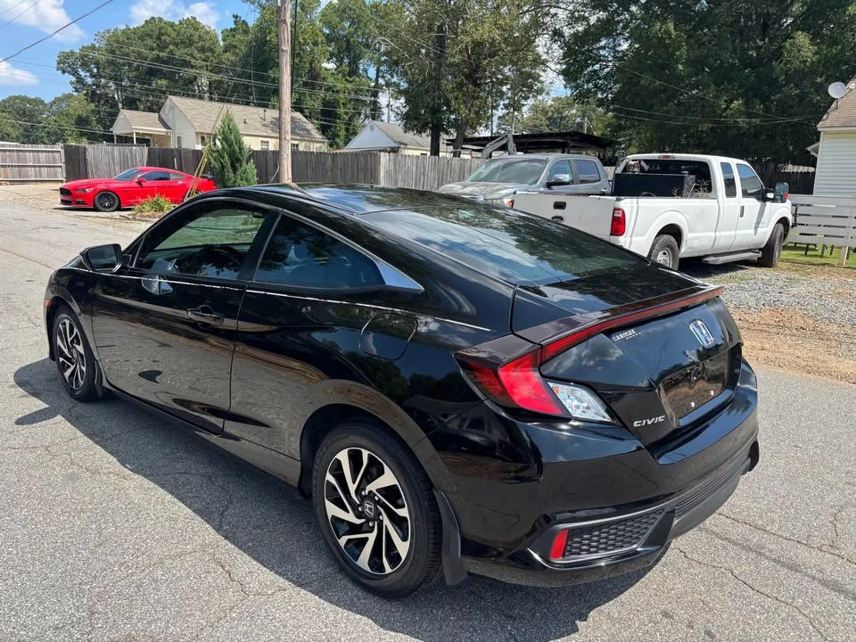 2017 Honda Civic 10th Gen - Image 4 of 15