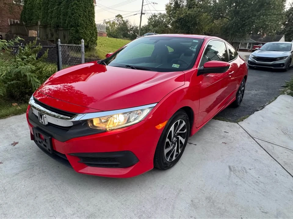 2017 Honda Civic 10th Gen - Image 2 of 10