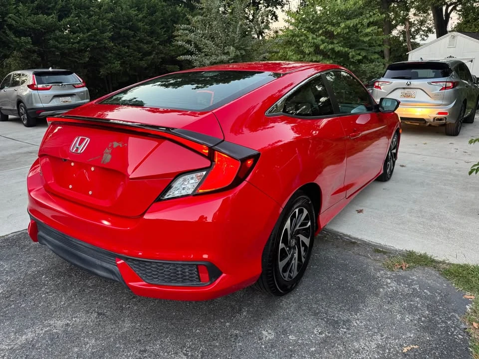 2017 Honda Civic 10th Gen - Image 7 of 10