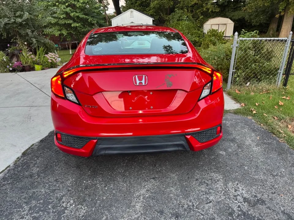 2017 Honda Civic 10th Gen - Image 8 of 10