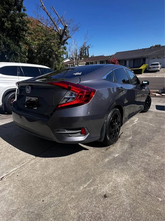 2017 Honda Civic 10th Gen - Image 6 of 7
