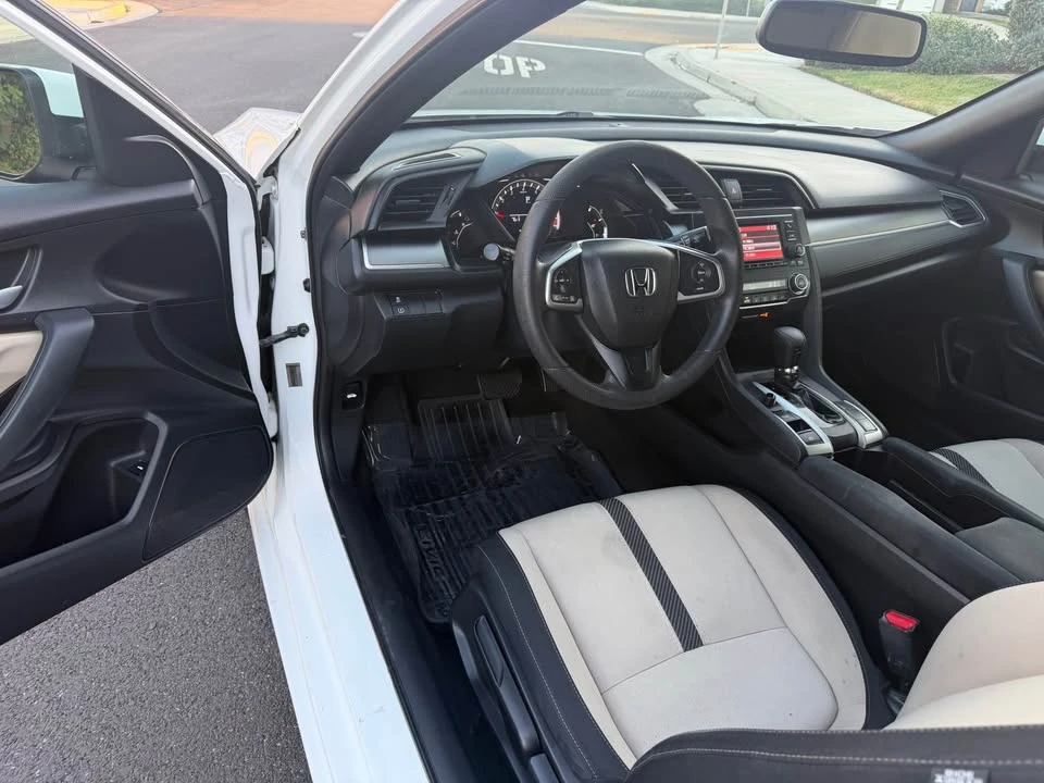 2017 Honda Civic 10th Gen - Image 9 of 12