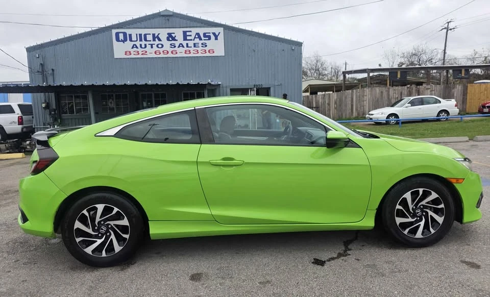 2017 Honda Civic 10th Gen - Image 9 of 15