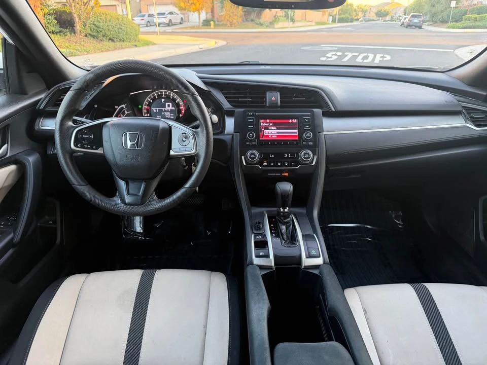 2017 Honda Civic 10th Gen - Image 10 of 12