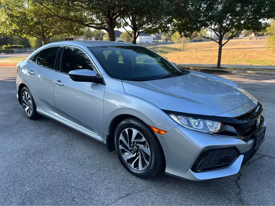 2017 Honda Civic 10th Gen - Image 5 of 16