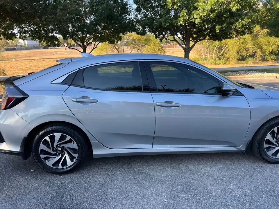 2017 Honda Civic 10th Gen - Image 4 of 16