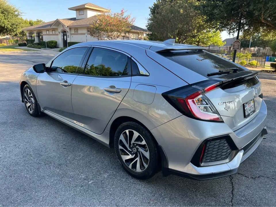 2017 Honda Civic 10th Gen - Image 8 of 16