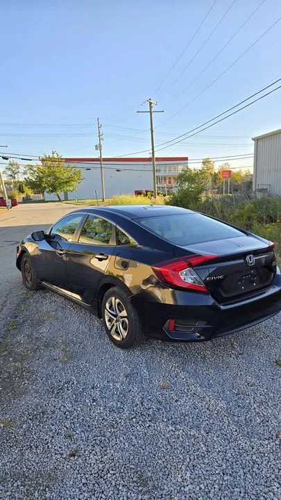 2017 Honda Civic 10th Gen - Image 3 of 9
