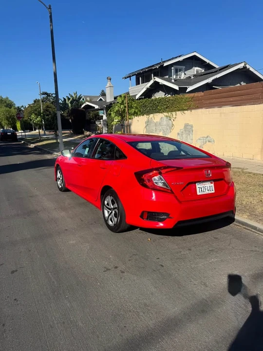 2017 Honda Civic 10th Gen - Image 6 of 17