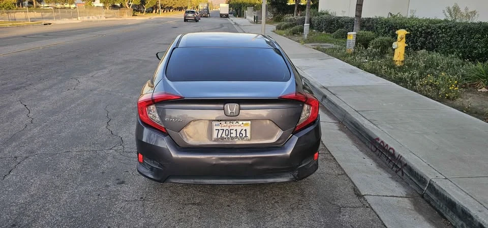 2017 Honda Civic 10th Gen - Image 11 of 16